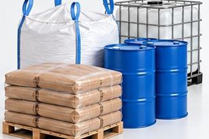 Bulk bags, drums, palletised bags and an IBC tote